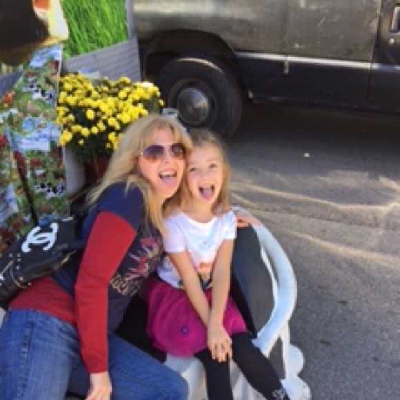 Meet your Posher, Dana - Picture 1 of 5